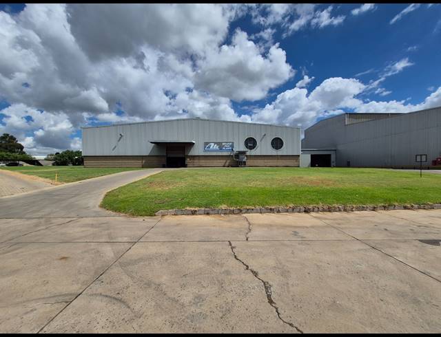 17,000M² FACTORY FOR SALE IN ANDERBOLT